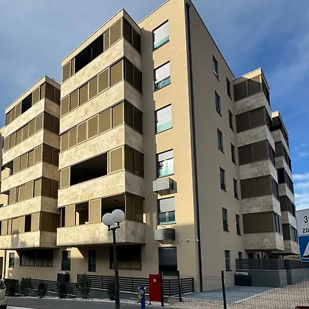 Abyss New Near The With Private Garage Apartamento Split