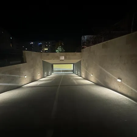 Lägenhet Abyss New Near The With Private Garage *