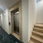 Abyss New Near The With Private Garage Apartment *