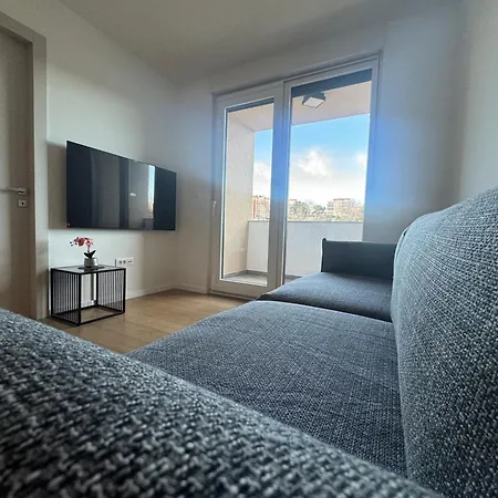 Apartman Abyss New Near The With Private Garage *