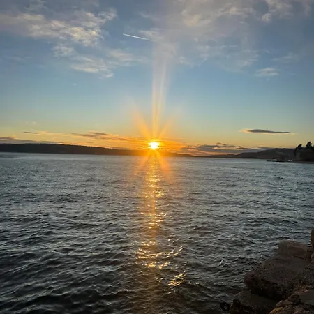 Apartman Abyss New Near The With Private Garage