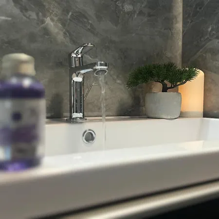 Apartman Abyss New Near The With Private Garage *