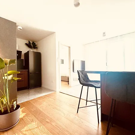 Apartman Abyss New Near The With Private Garage